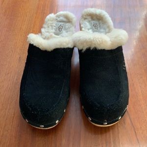 Ugh clogs size 9 black